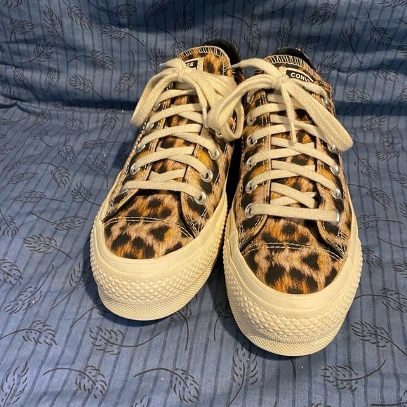 Converse all star low ox lift leopard print sneakers size 7 - Picture 2 of 7